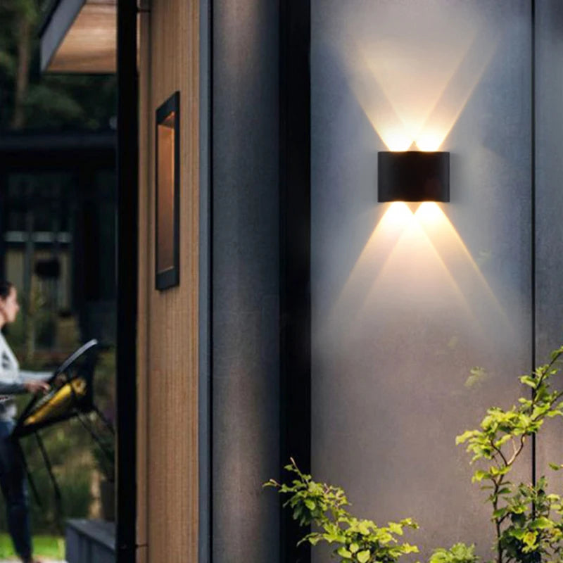 IP65 Waterproof Aluminum LED Wall Lamp. Available in 8W and 12W, suitable for outdoor garden use as well as interior lighting in bedrooms, living rooms, and on stairs.